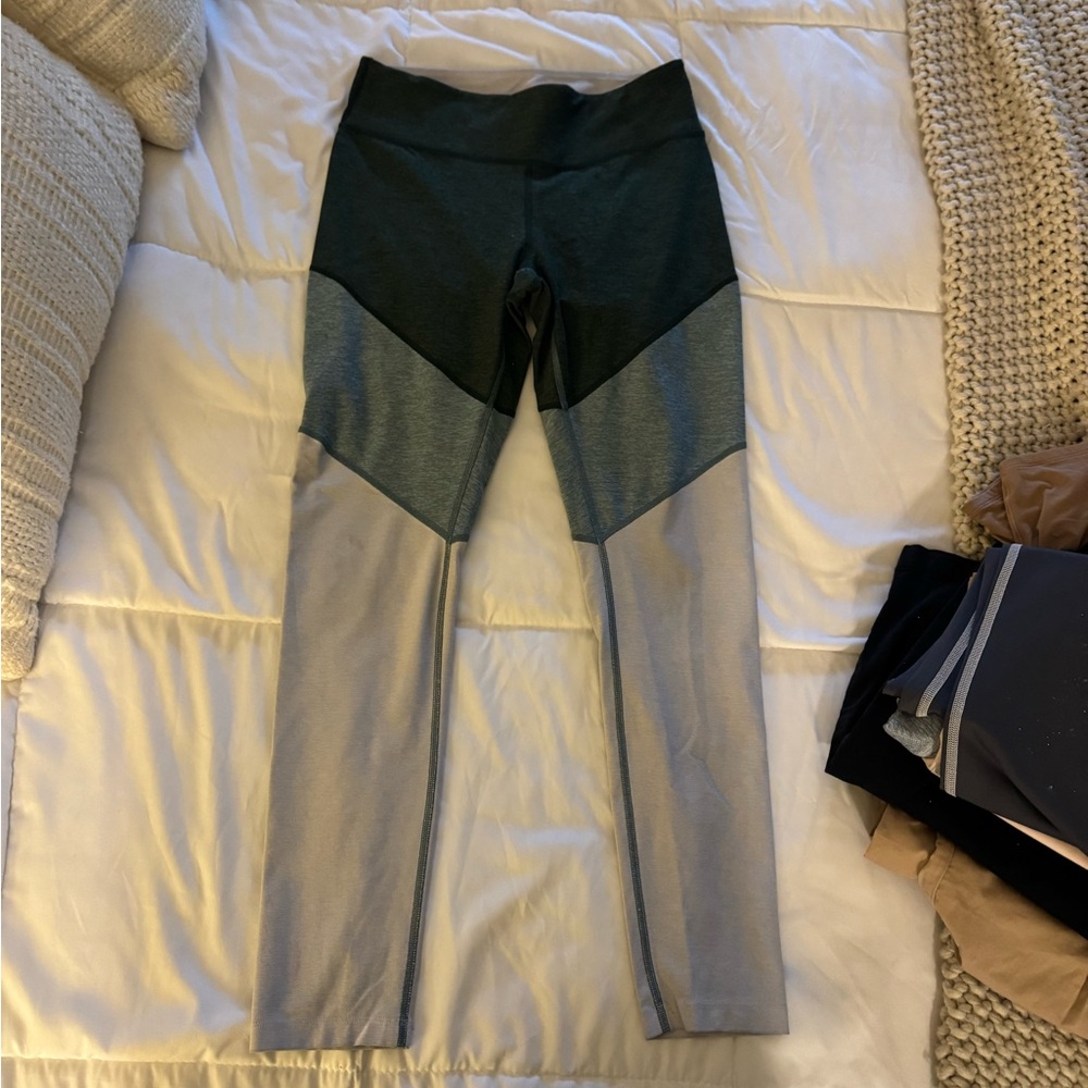 Outdoor voices Colorblock Leggings in Green